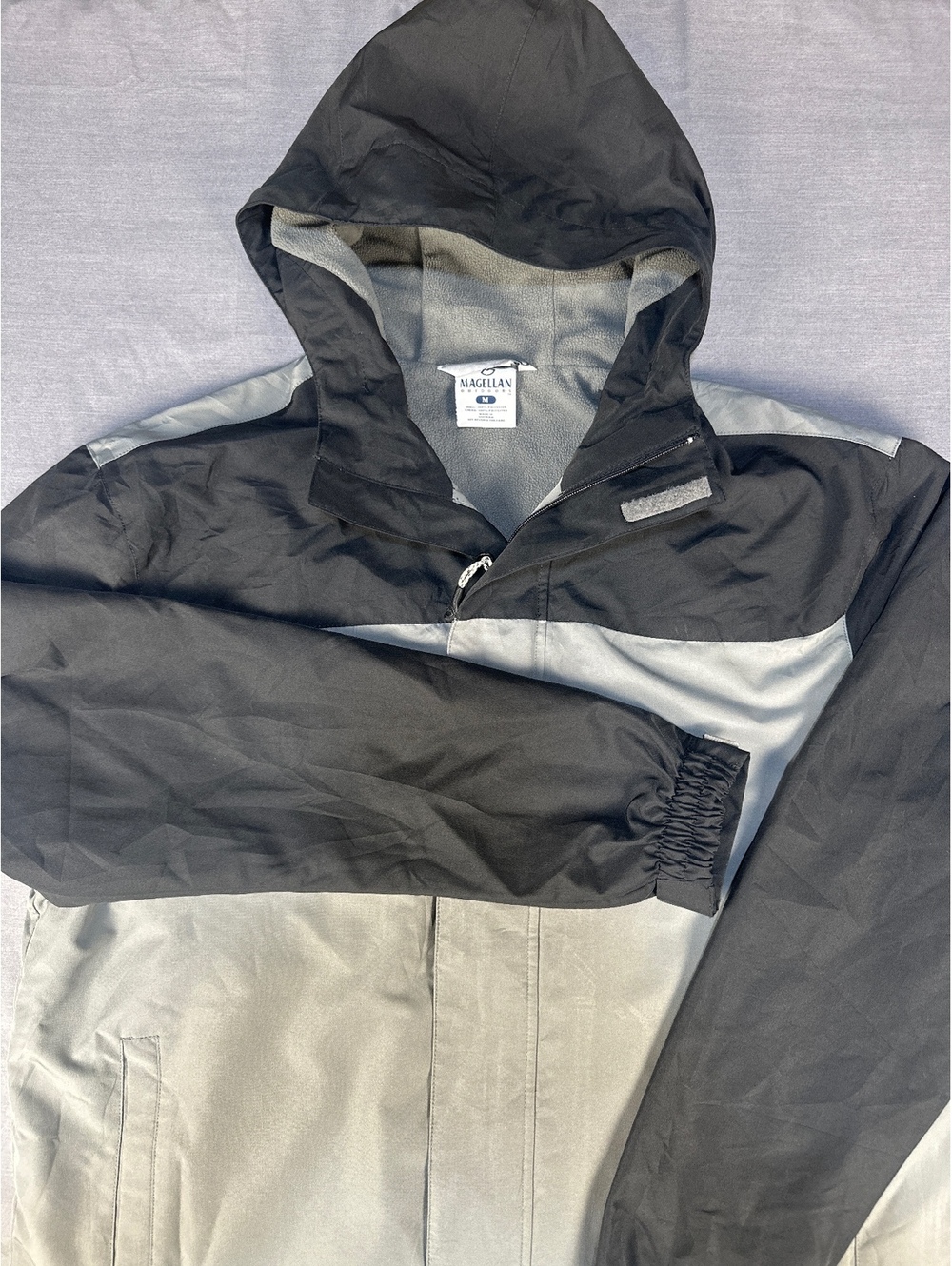 Magellan Outdoors Men's Medium Two-Tone Grey and Black Hooded Jacket with Fleece